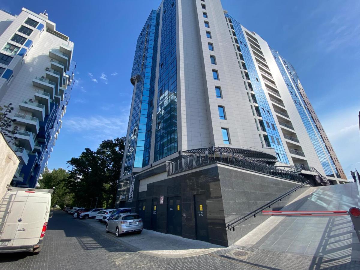 Business Lux Apartment Solomon City Chişinau Exteriör bild